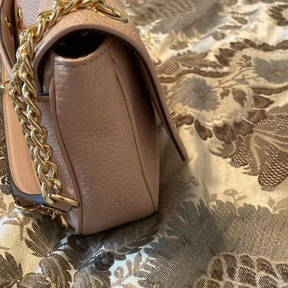 Michael Kors purse peach color - Picture 6 of 8